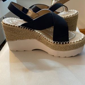 Yoki platform sandals